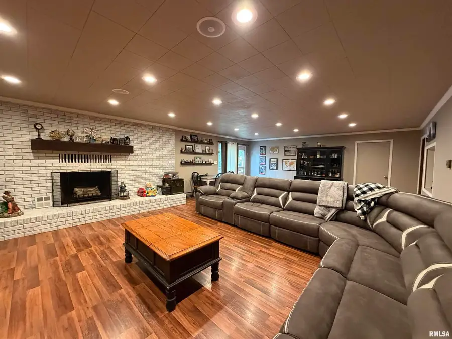 117 Marshall Place, Carmi, IL 62821 - Image #2