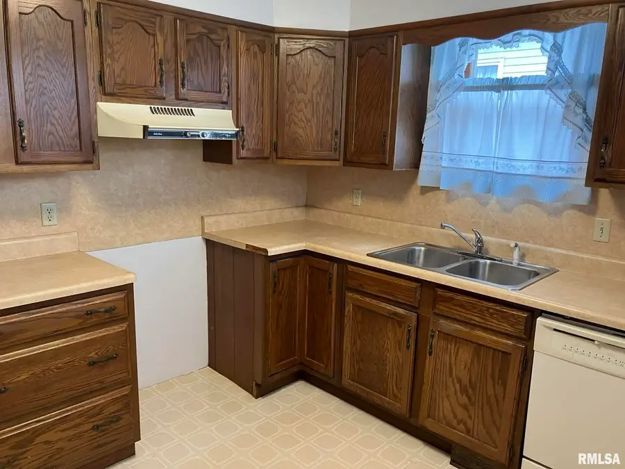 1516 Chestnut Street, Quincy, IL 62301 - Image #3