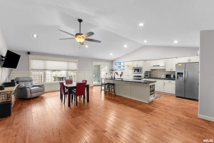 2714 W 66th Street, Davenport, IA 52806 - #2