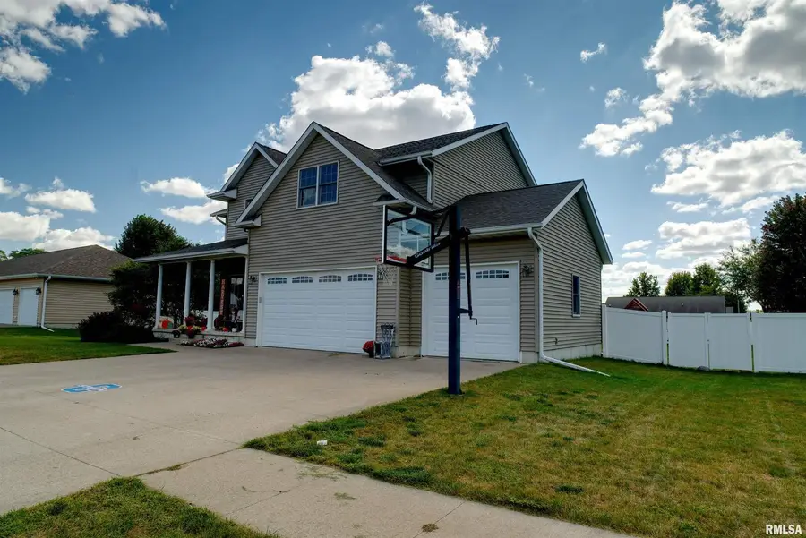 1917 11th Street, Camanche, IA 52730 - #3