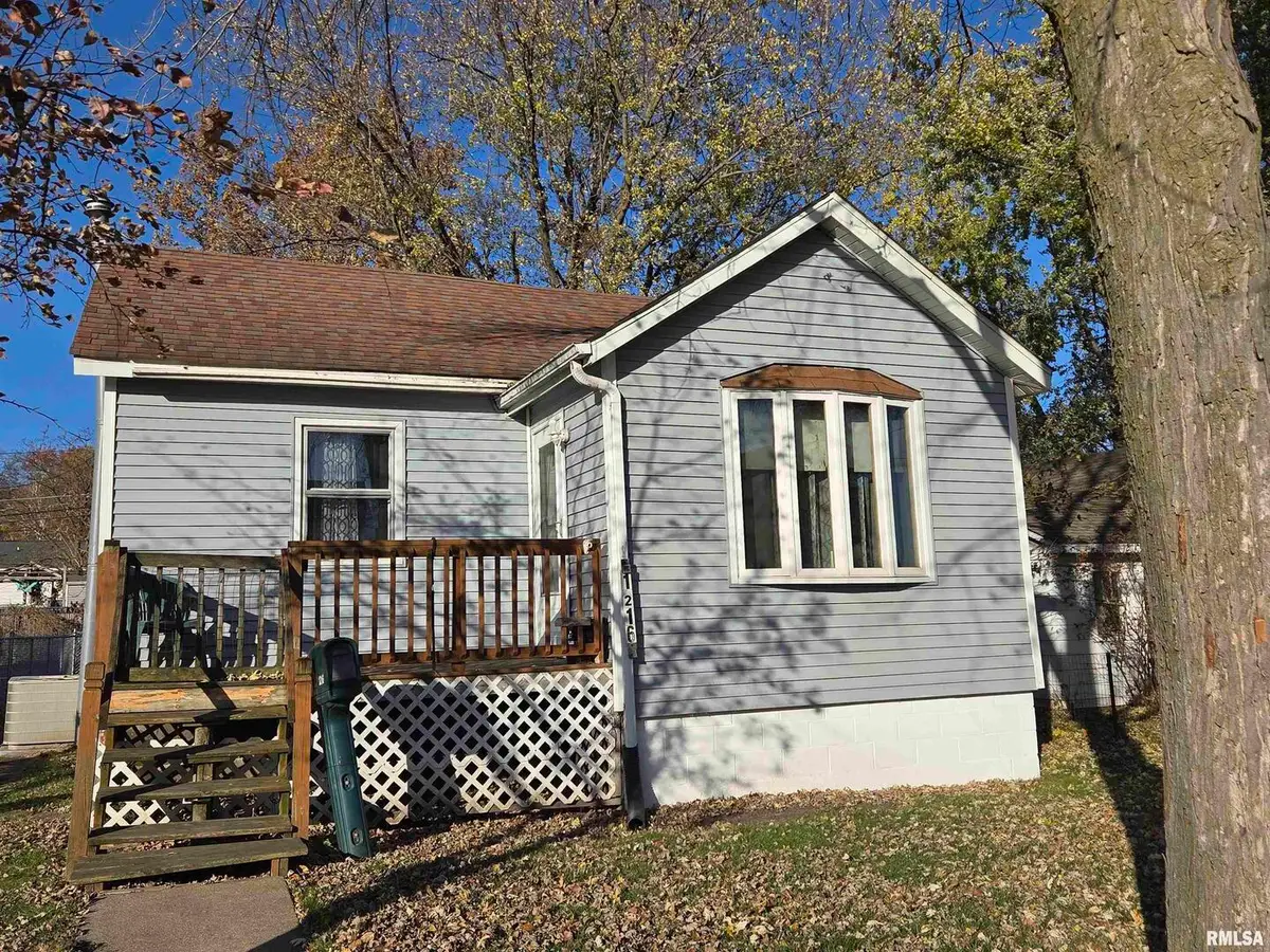 1216 9th Avenue S, Clinton, IA 52732 - Image #1