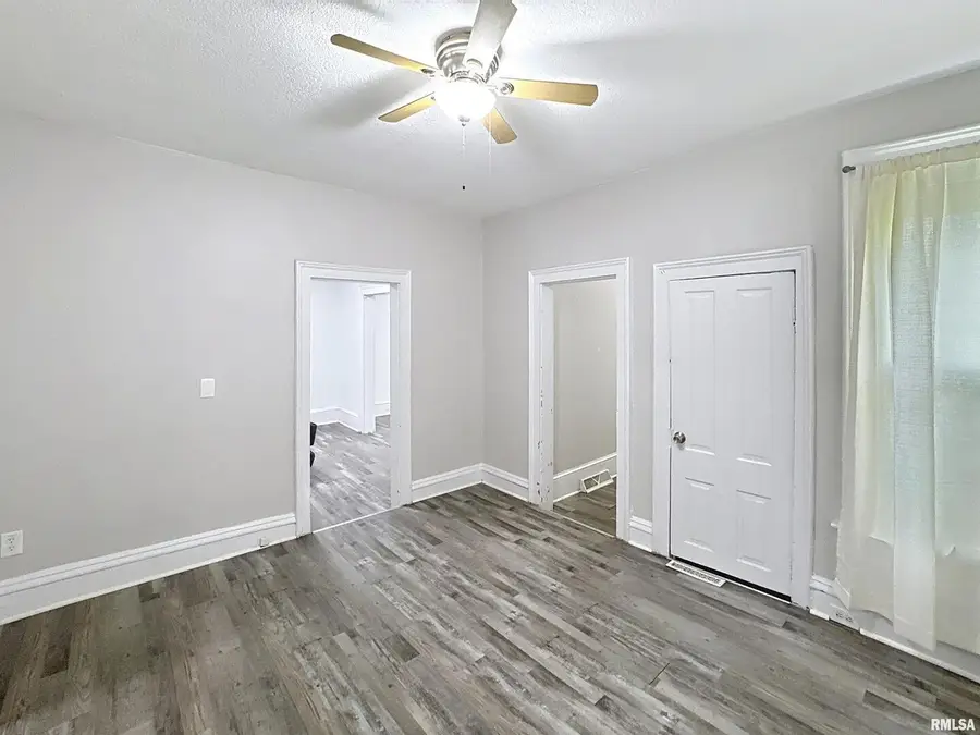 420 Kirkwood Blvd Boulevard, Davenport, IA 52803 - #2