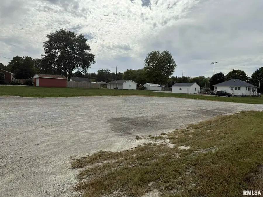 228 E 6th Avenue, Andalusia, IL 61232 - #3