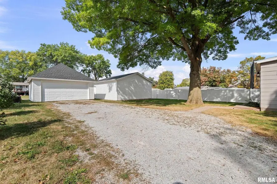 118 S 1st Street, Long Grove, IA 52756 - Image #2