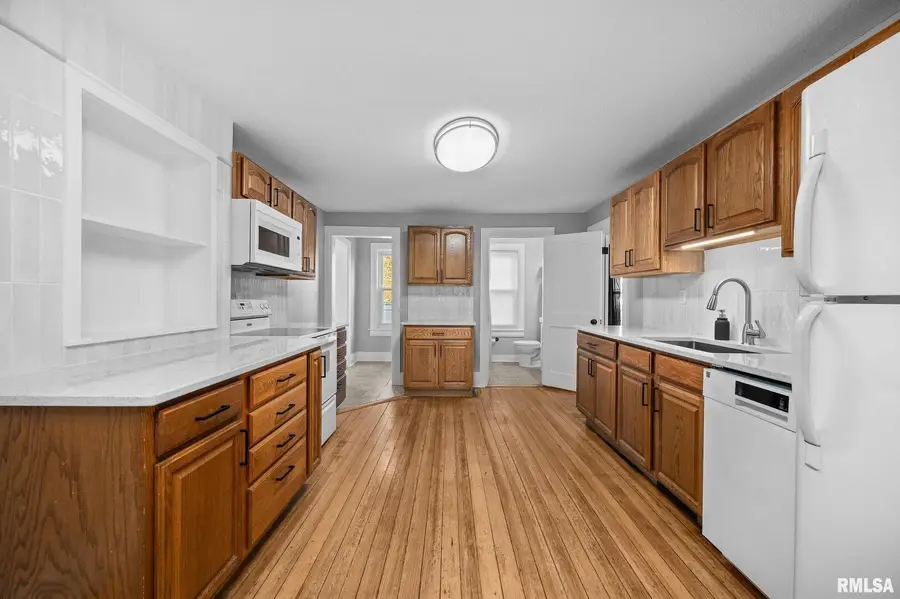 118 S 1st Street, Long Grove, IA 52756 - Image #3