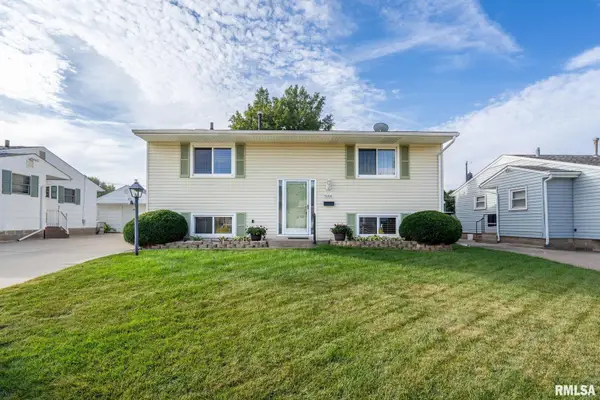 5000 44th Ave Avenue, Moline, IL 61265