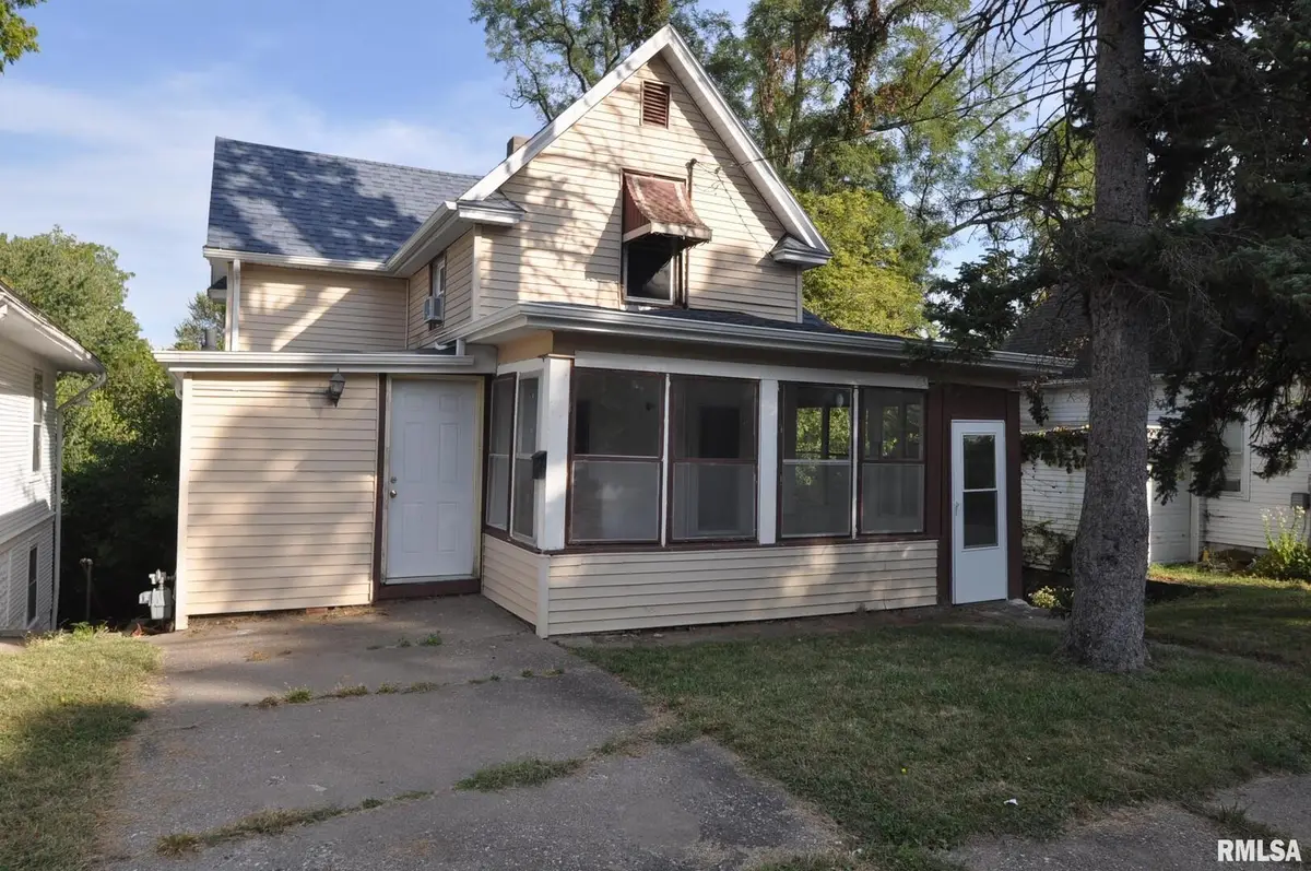 1803 Belle Avenue, Davenport, IA 52803 - #1