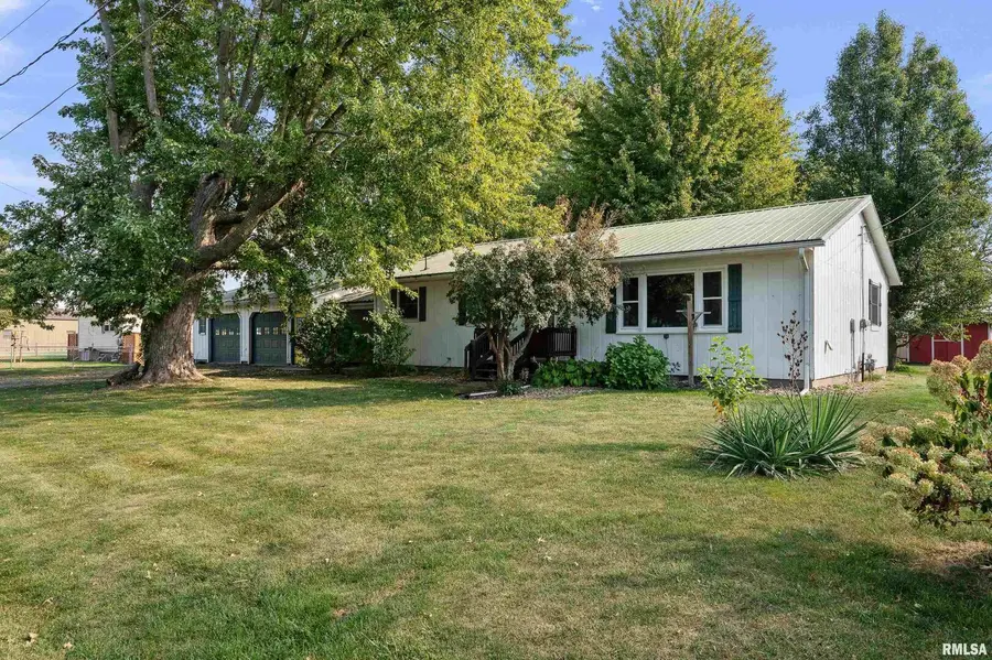 1606 20th Avenue, Viola, IL 61486 - Image #2