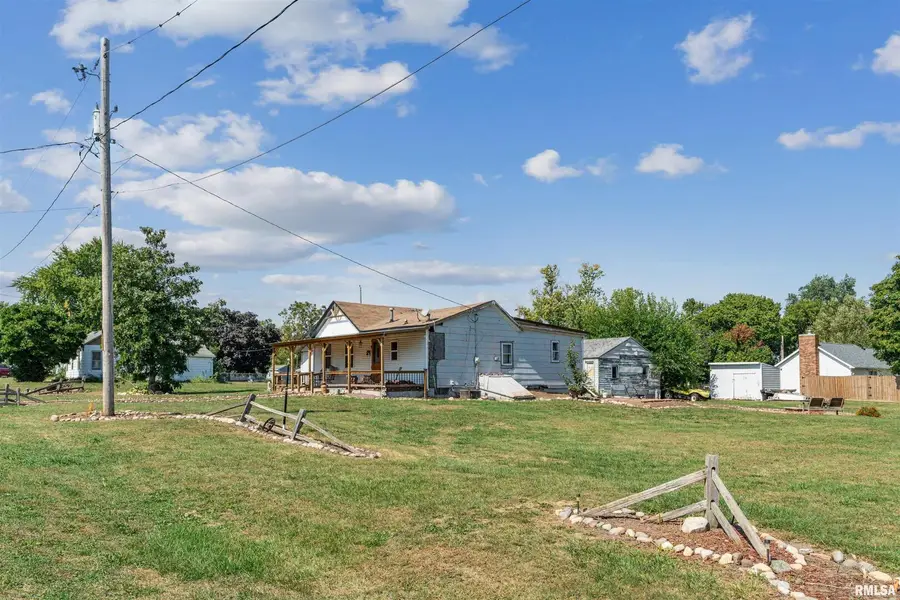 305 E 3rd Street, Mineral, IL 61344 - Image #2