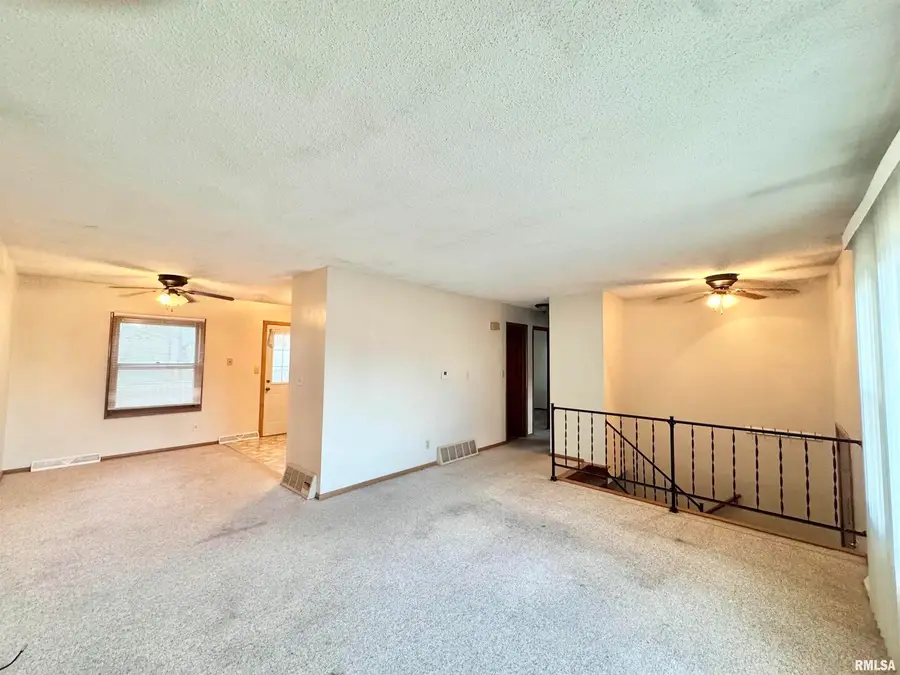 1229 13th Avenue N, Clinton, IA 52732 - Image #3