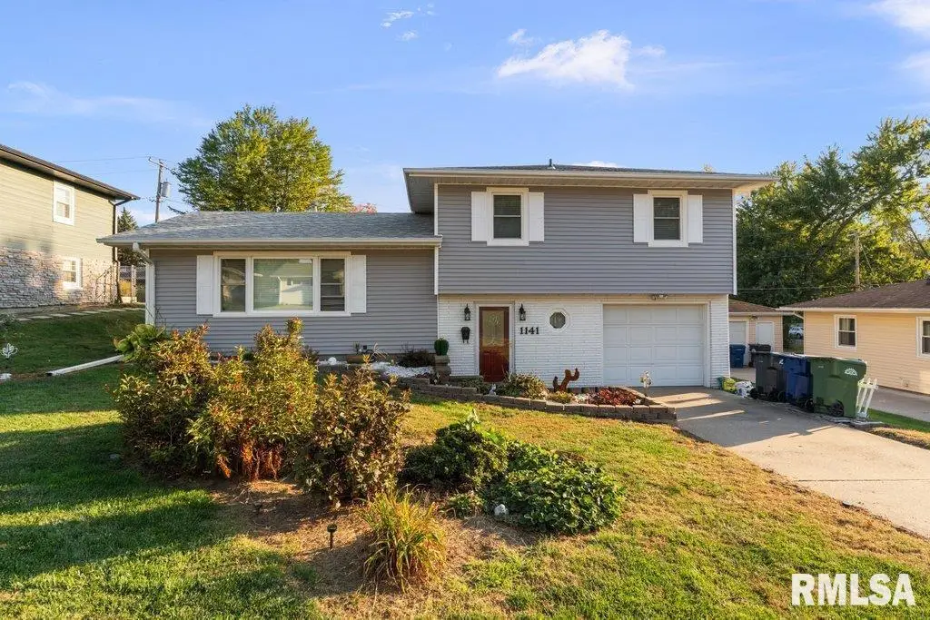 1141 6th Avenue N, Clinton, IA 52732 - Image #1