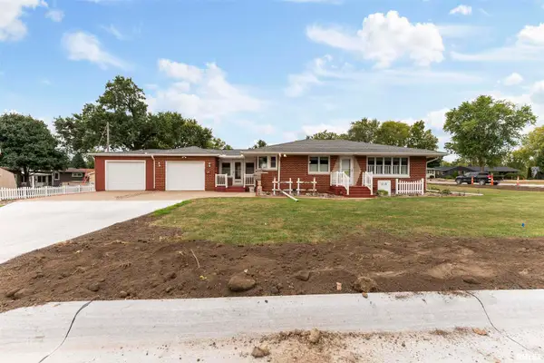 1117 Bobetta Court, Clinton, IA 52732