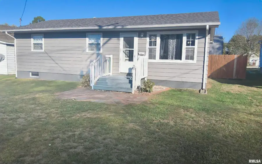 20 S Peach Street, Du Quoin No 8, IL 62832 - Image #2