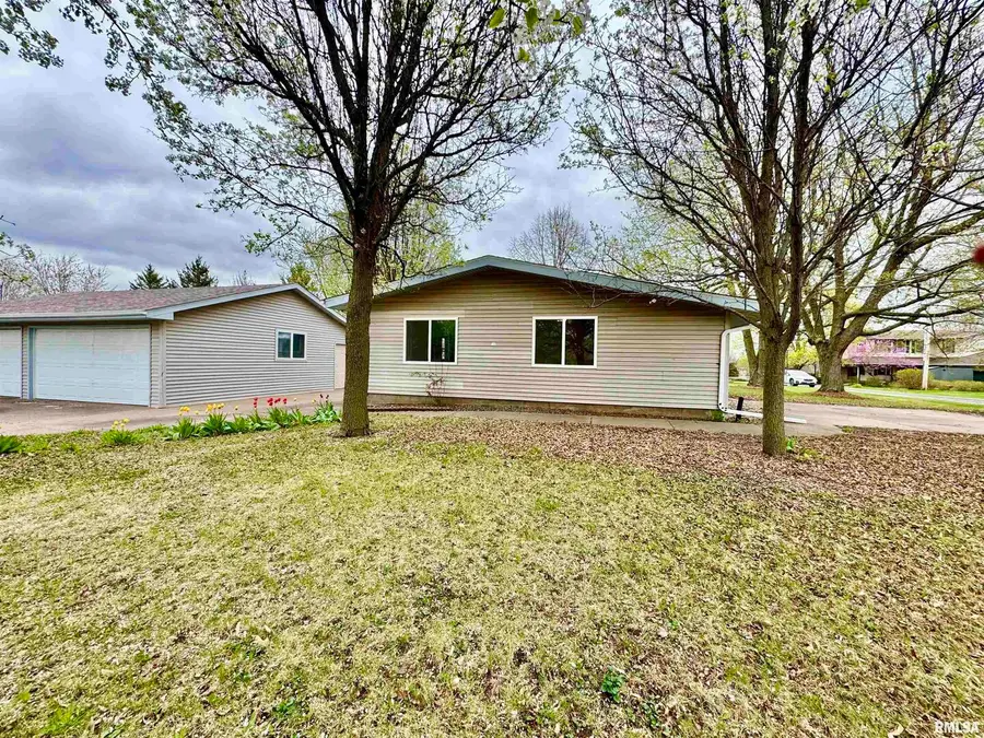 1401 12th Avenue, Viola, IL 61486 - Image #2