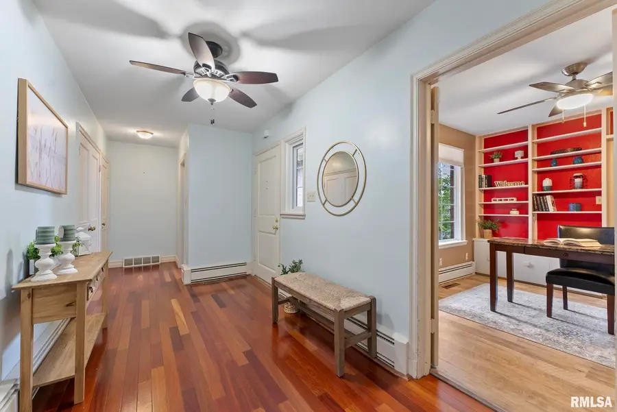 1025 Crescent Drive, Clinton, IA 52732 - Image #3