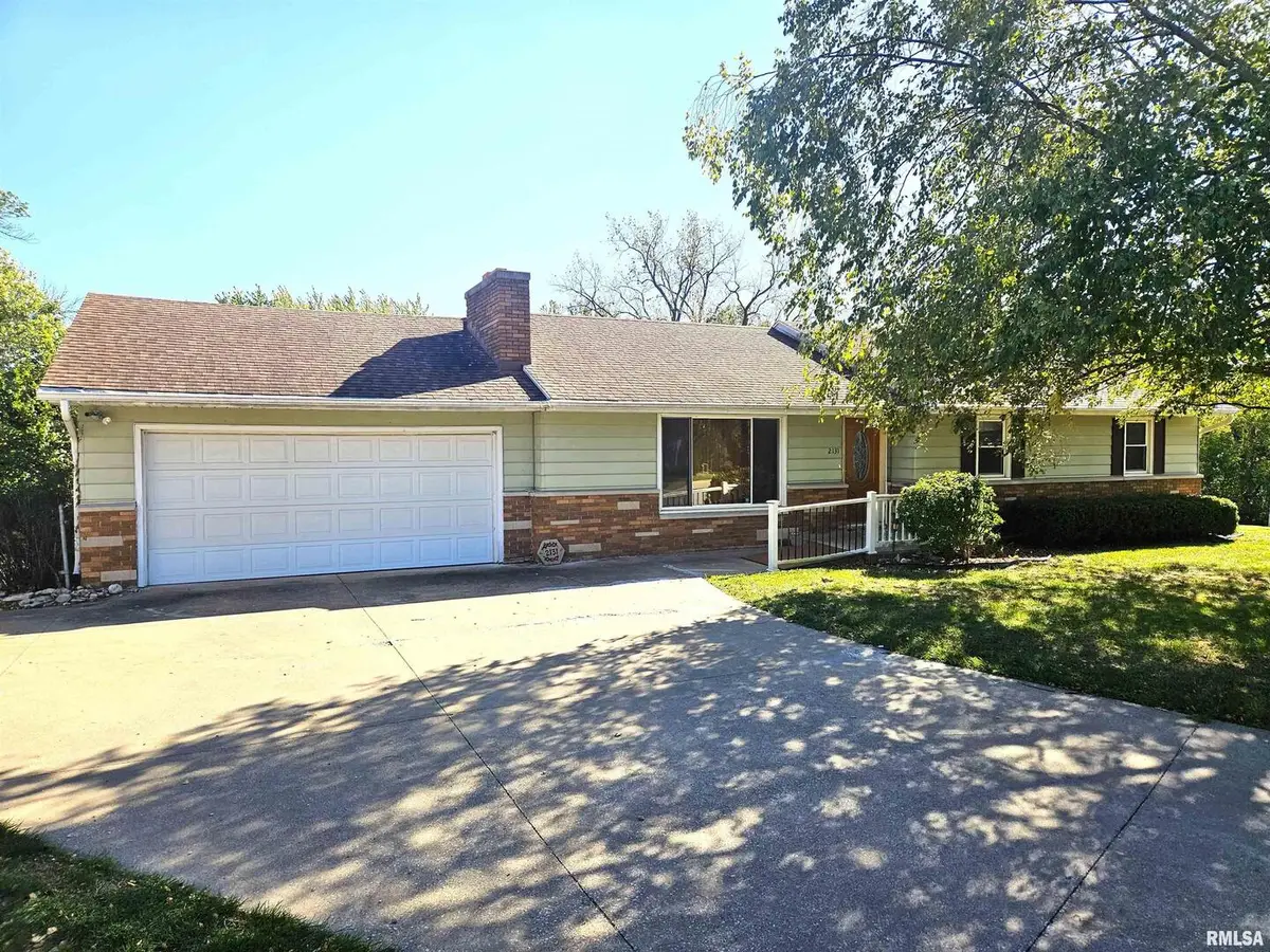 2131 Sunnybrook Drive W, Quincy, IL 62301 - Image #1