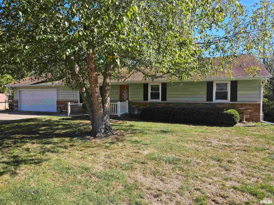 2131 Sunnybrook Drive W, Quincy, IL 62301 - Image #2