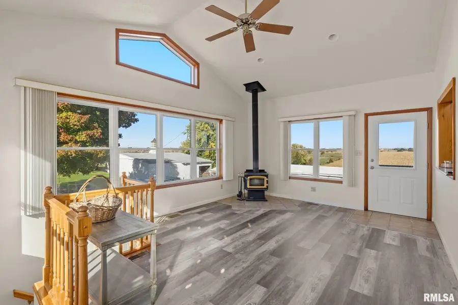 1324 13th Avenue N, Clinton, IA 52732 - Image #2