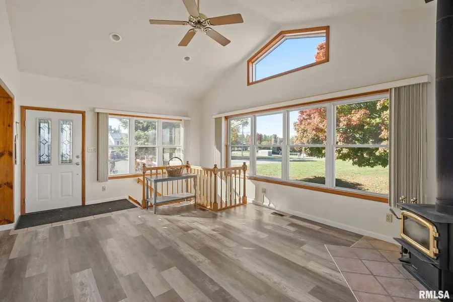 1324 13th Avenue N, Clinton, IA 52732 - Image #3