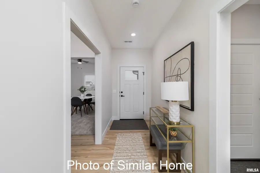 419 N 2nd Avenue, Eldridge, IA 52748 - #3