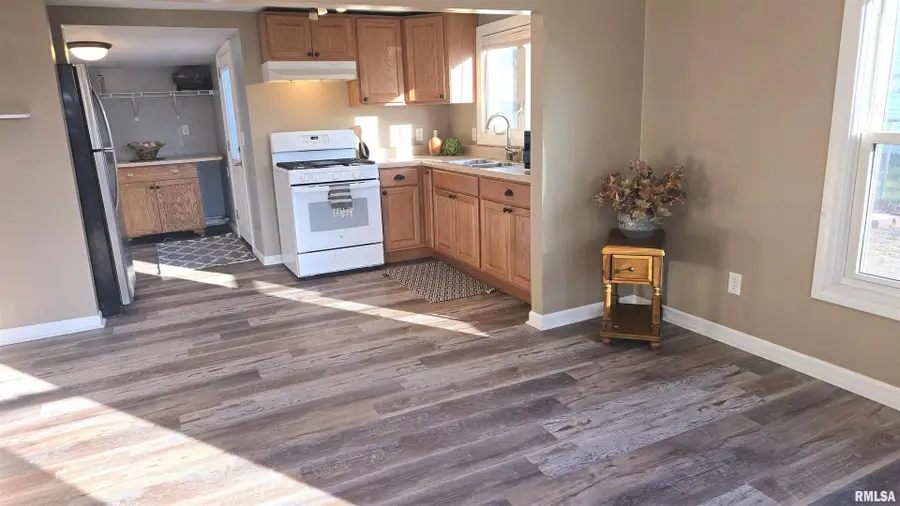 1006 8th Street, Colona, IL 61241 - #2