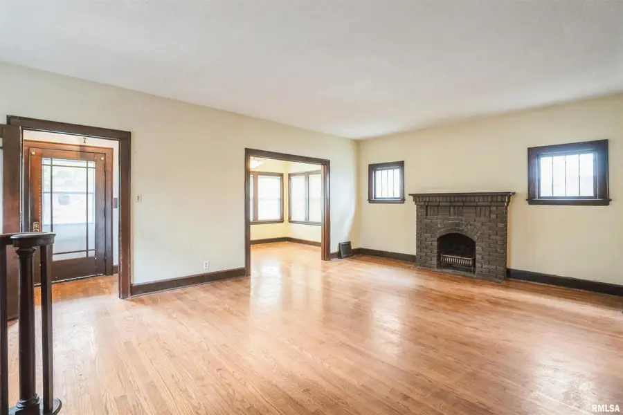 742 7th Avenue S, Clinton, IA 52732 - Image #3