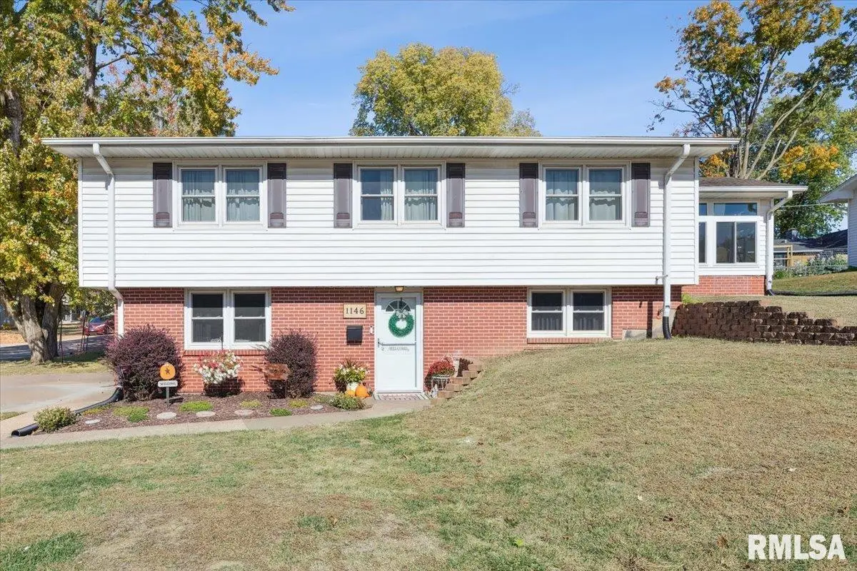 1146 6th Avenue N, Clinton, IA 52732 - Image #1