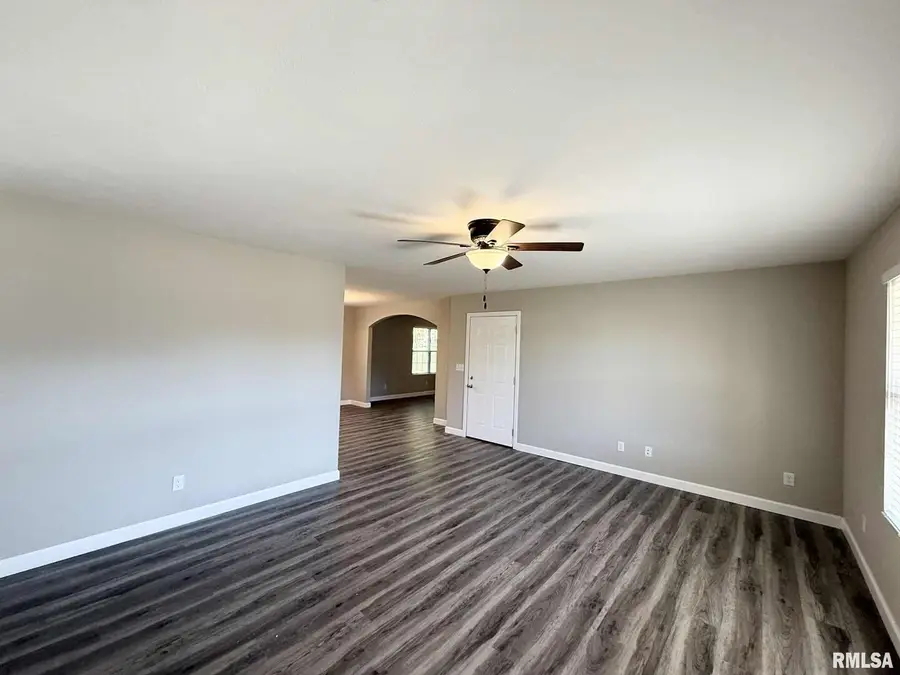 12301 Blue Sky Drive, Marion, IL 62959 - Image #3