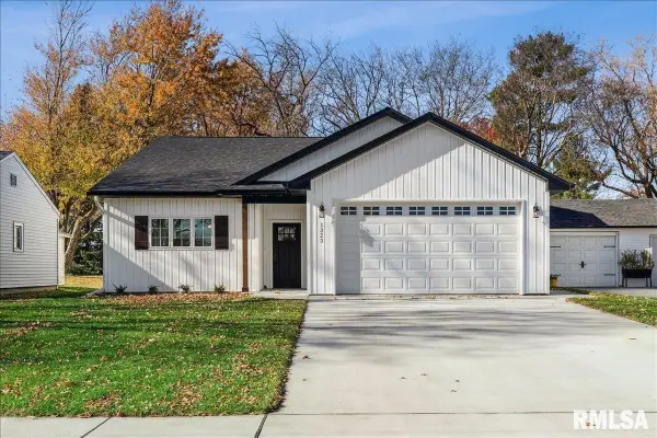 1323 5th Avenue, DeWitt, IA 52742