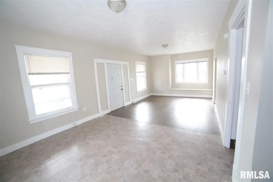 1212 Glenhurst Court, Rock Island, IL 61201 - #2