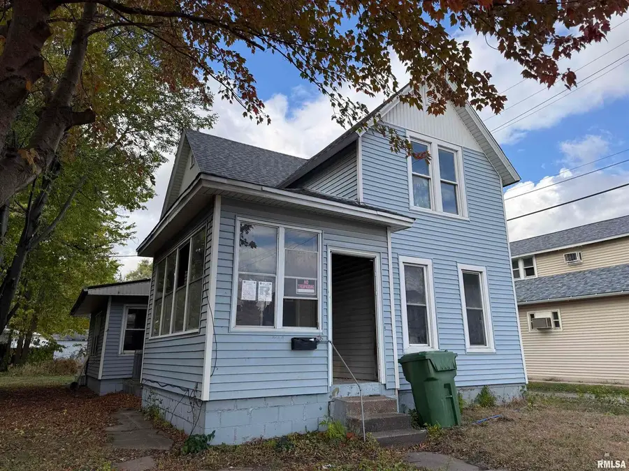 2104 Pershing Boulevard, Clinton, IA 52732 - Image #2