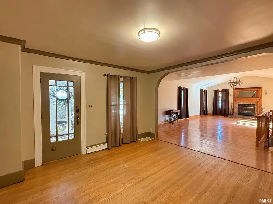 903 E 2nd Avenue, Monmouth, IL 61462 - Image #3