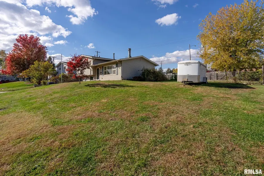 1212 Meadow Lane Drive, Bettendorf, IA 52722 - #2