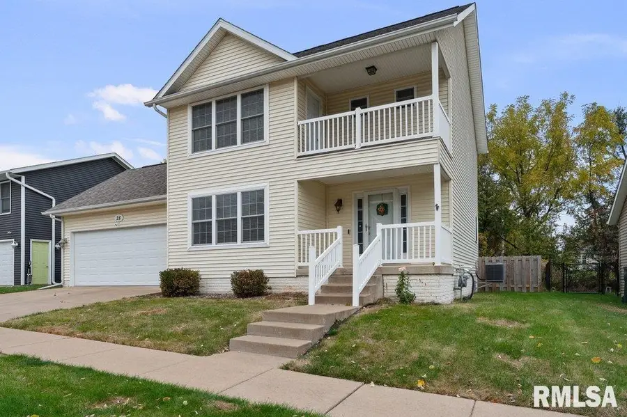 28 W Village Circle, Davenport, IA 52806 - #2
