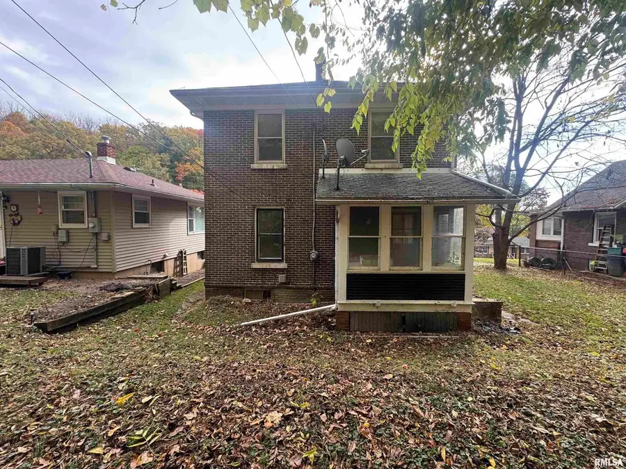 111 N Park Street, Savanna, IL 61074 - #3