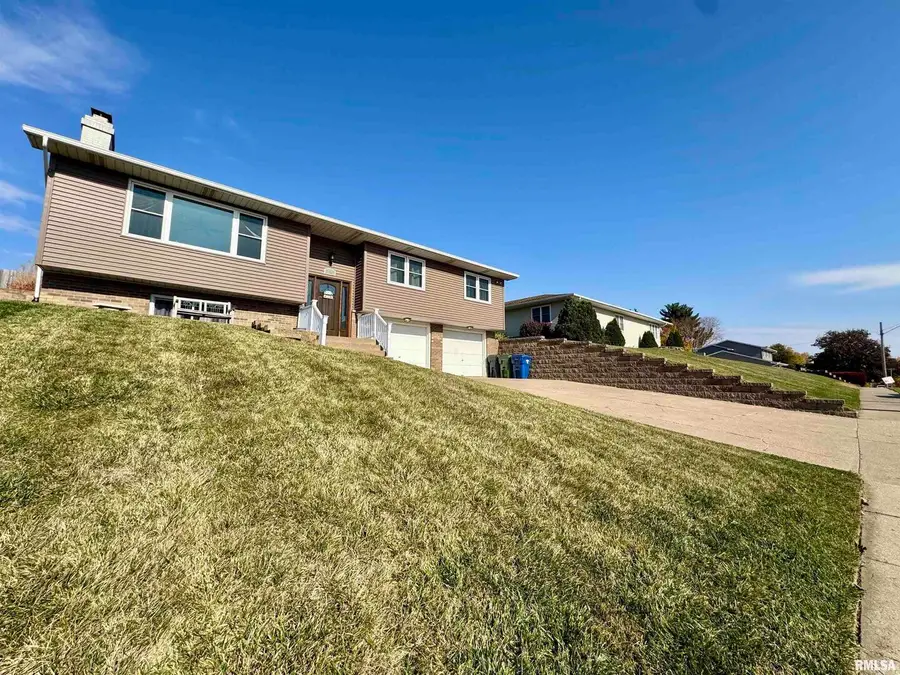 708 Tower Road, Clinton, IA 52732 - Image #2