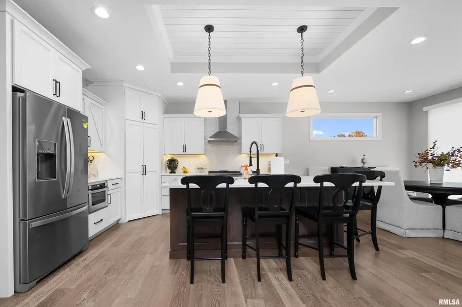 4345 Prestwick Ct Court, Bettendorf, IA 52722 - Image #2