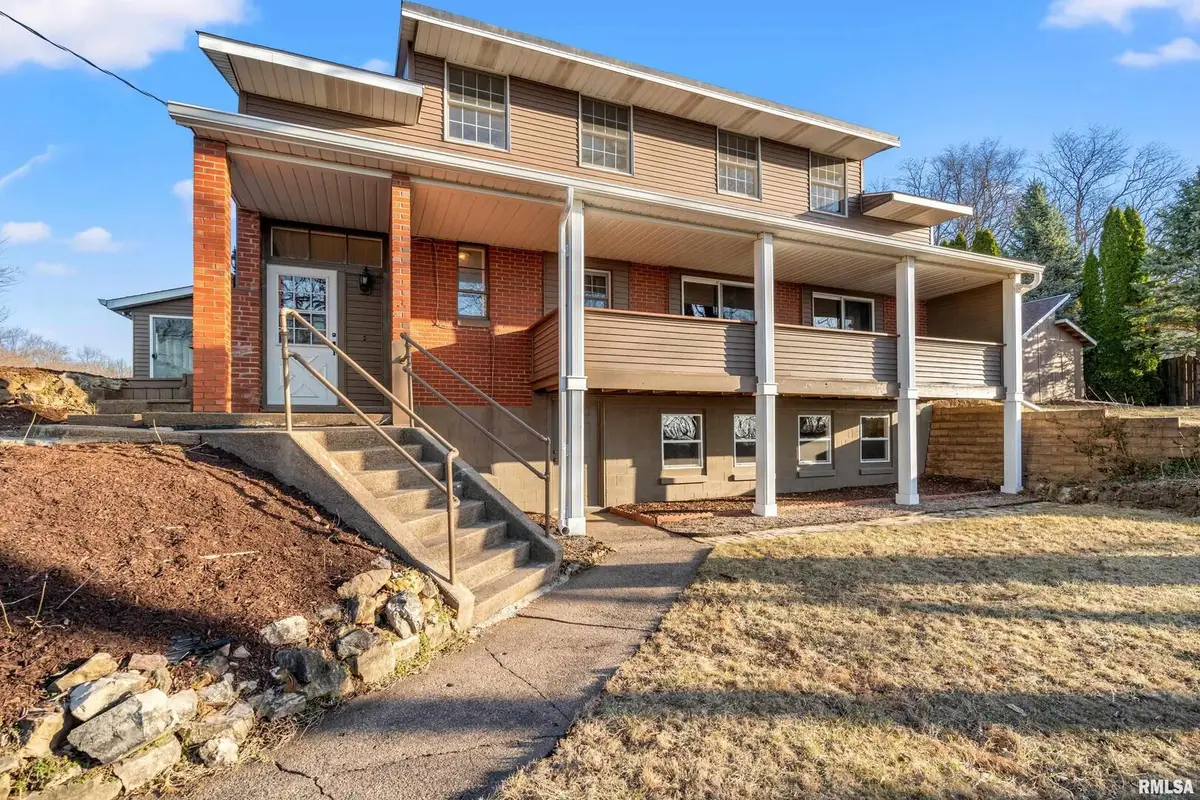 7216 Valley Drive, Bettendorf, IA 52722 - Image #1