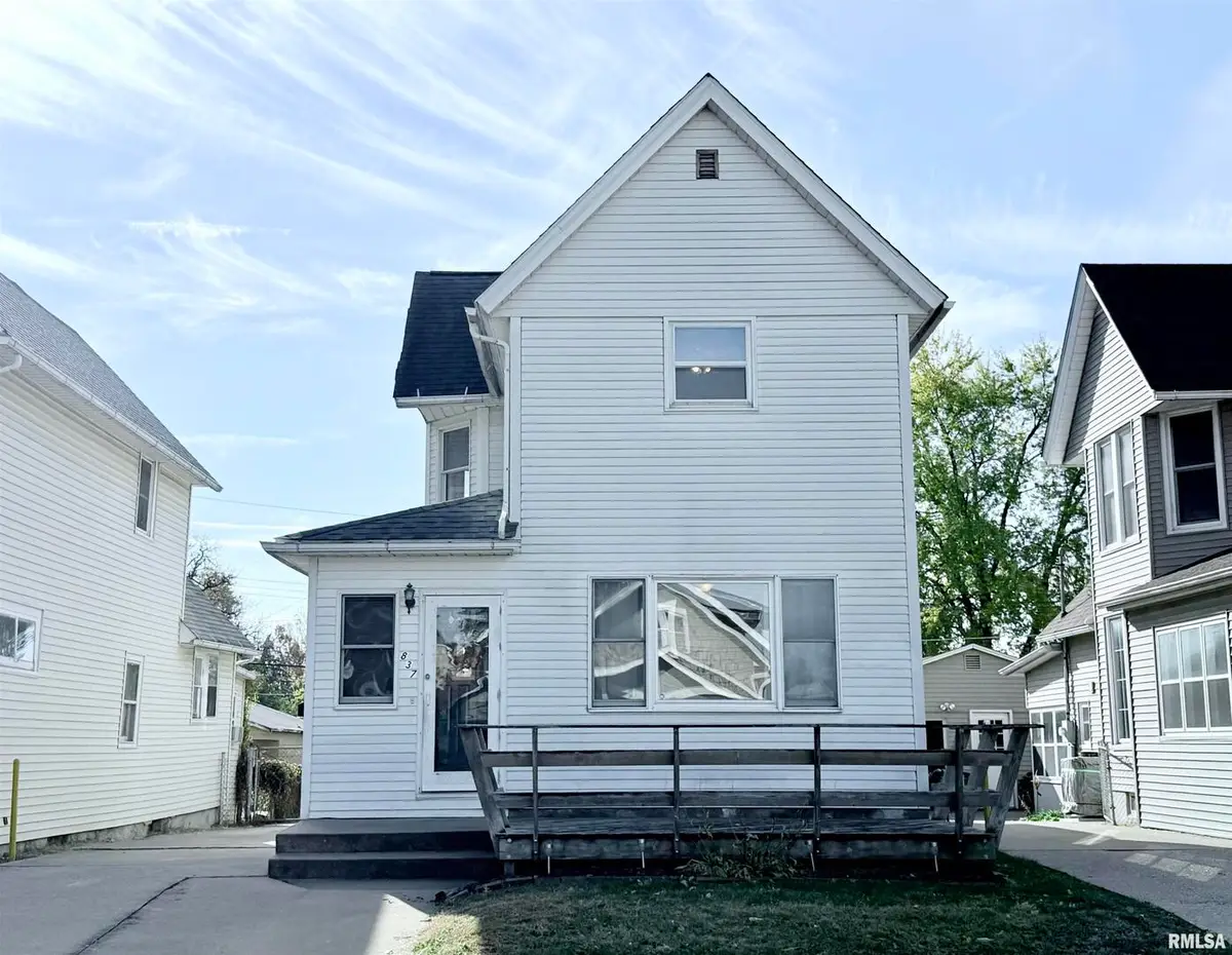 837 14th Avenue S, Clinton, IA 52732 - Image #1