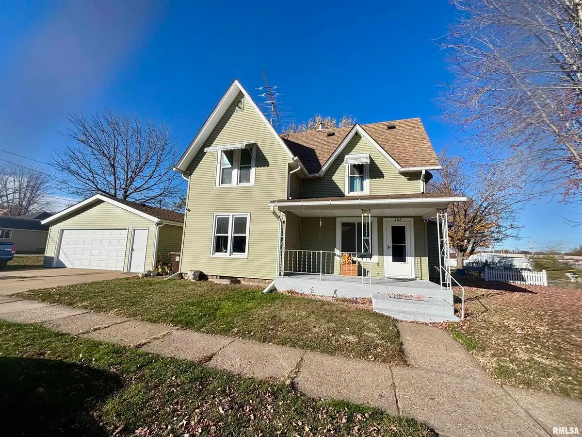 202 W Apple Street, Maquoketa, IA 52060 - Image #1