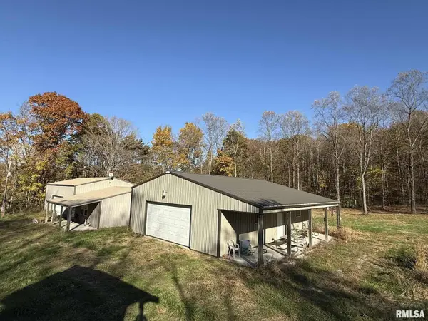 880 S Rocky Comfort Road, Makanda, IL 62958