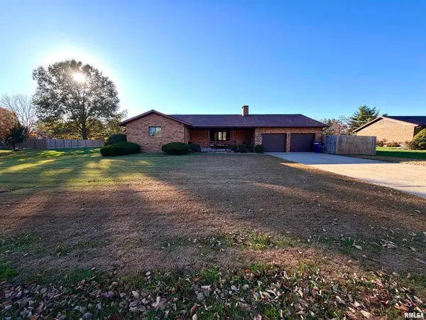 206 Daras Drive, Carmi, IL 62821