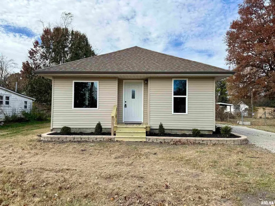 1805 N 13th Street, Herrin, IL 62948 - #2