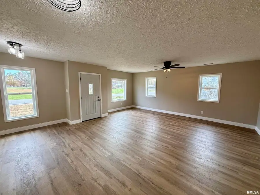 1805 N 13th Street, Herrin, IL 62948 - #3