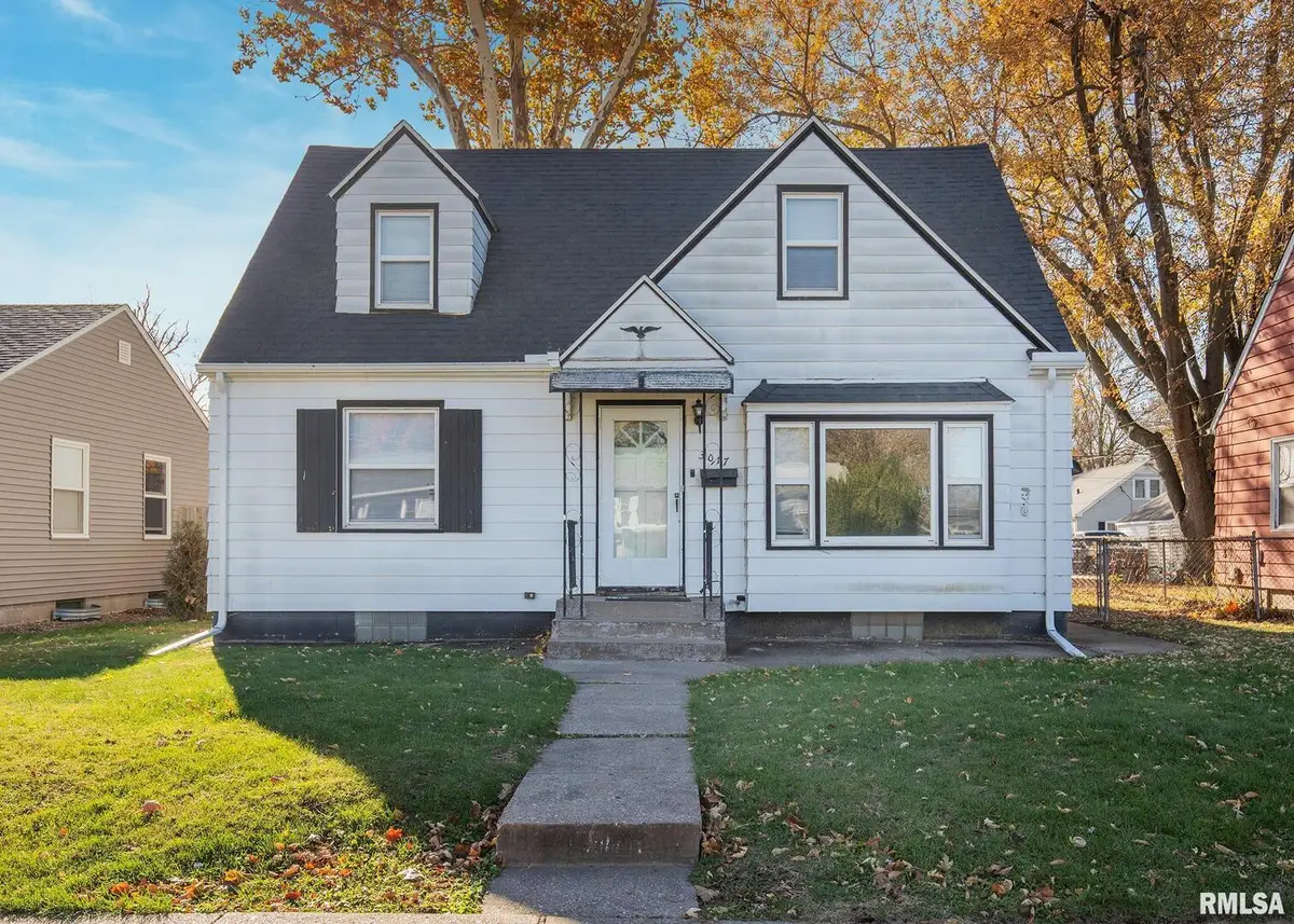 3017 Bellevue Avenue, Bettendorf, IA 52722 - #1