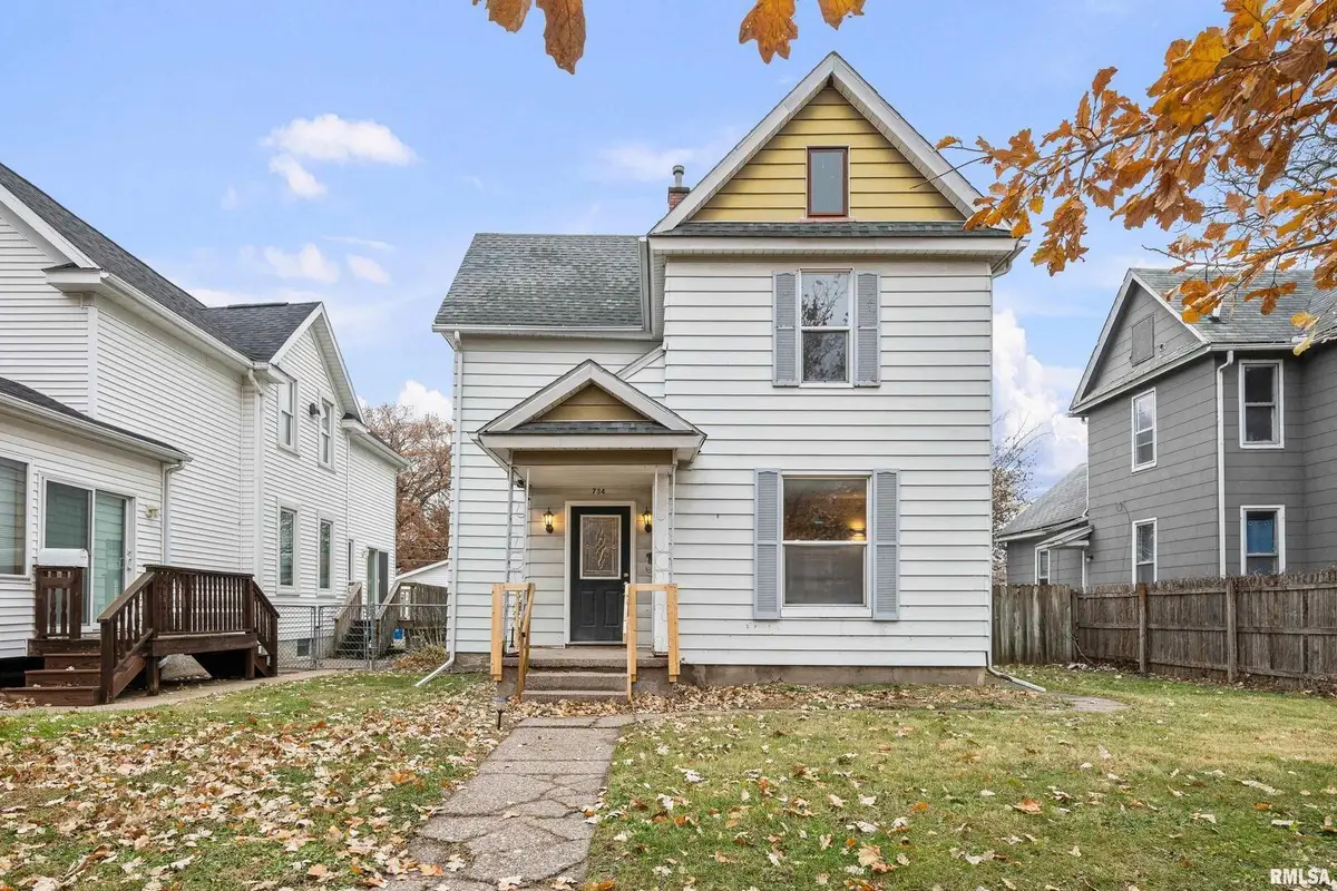 734 W 17th Street, Davenport, IA  - #1
