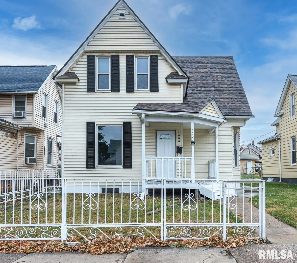 2008 Dixwell Street, Davenport, IA 52802 - #1