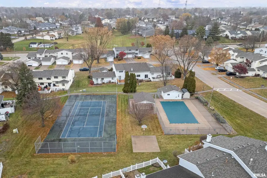 3161 Willowwood Drive #1, Bettendorf, IA 52722 - Image #3