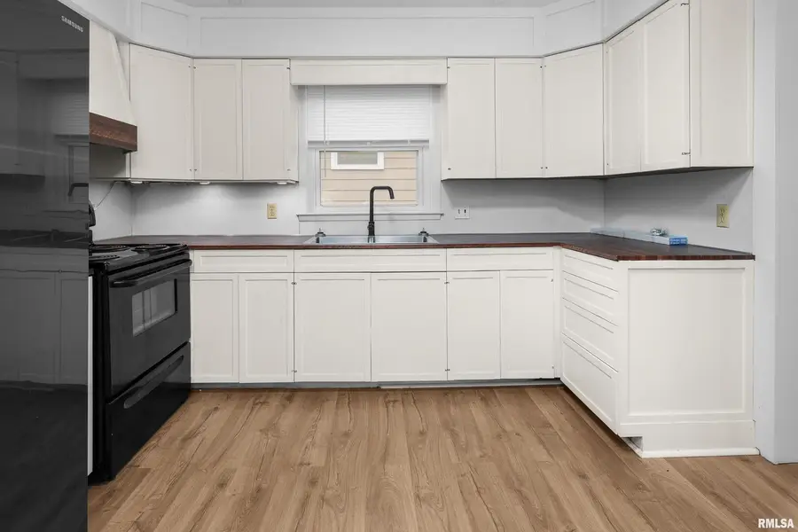 405 N Bluff Street, Albany, IL 61230 - #3