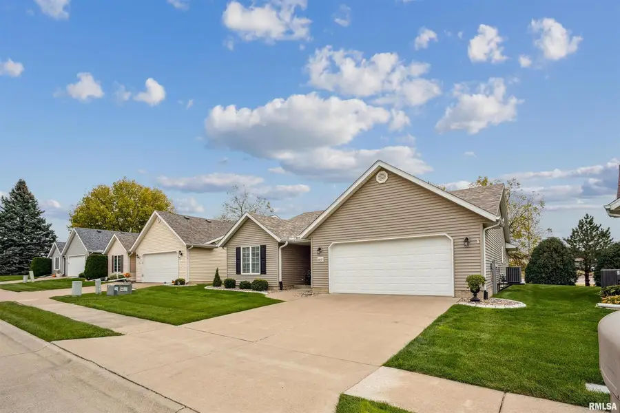 2037 Villa Pines Circle, Carbon Cliff, IL 61239 - Image #2